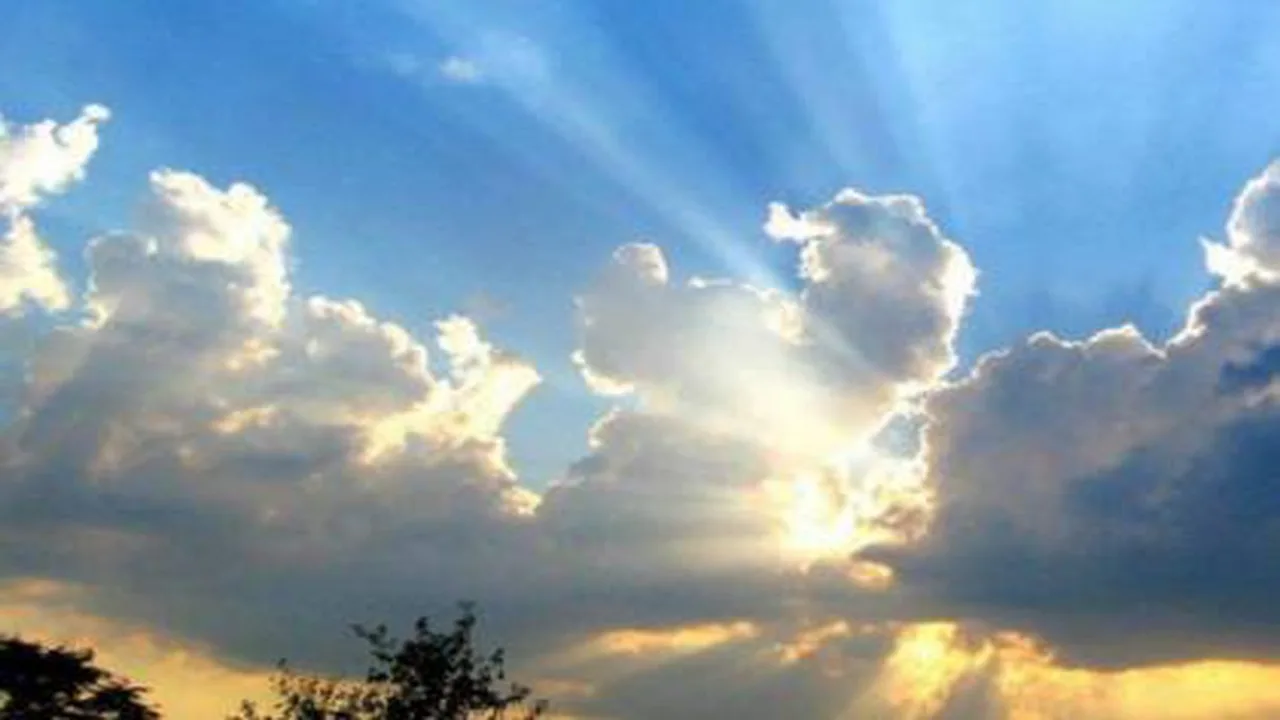 توقعات بانخفاض درجات الحرارة وفرص لهطول أمطار متفرقة تشمل معظم المناطق المحلية